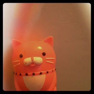 Lipgloss in cat form